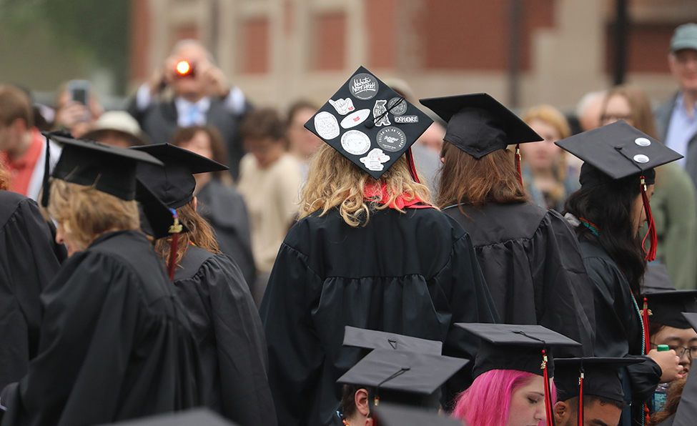 Caps at 2018 commencement
