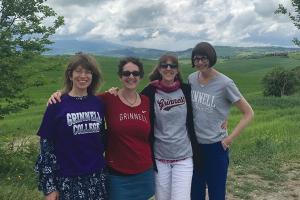 Four Grinnell friends in Italy