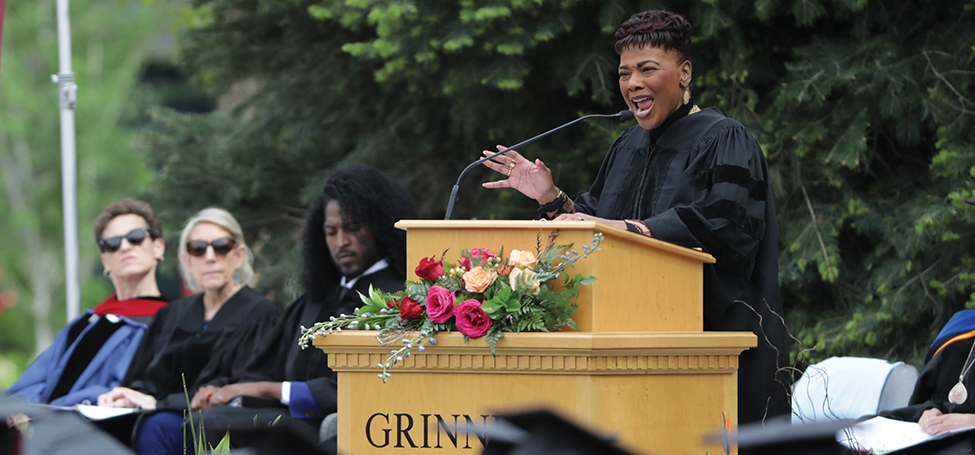 Rev. Bernice A. King speaking from Grinnell College Commencement stage